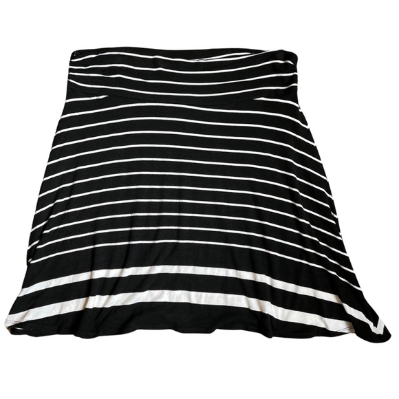 Merona Dresses & Skirts - Merona striped flowy comfy stretchy skirt